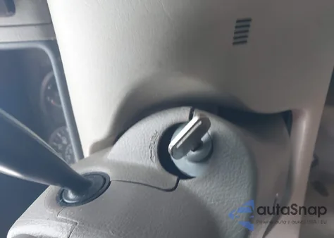 2003 Toyota Corolla Ce z USA, uszkodzony, nr VIN 1NXBR32E13Z123386